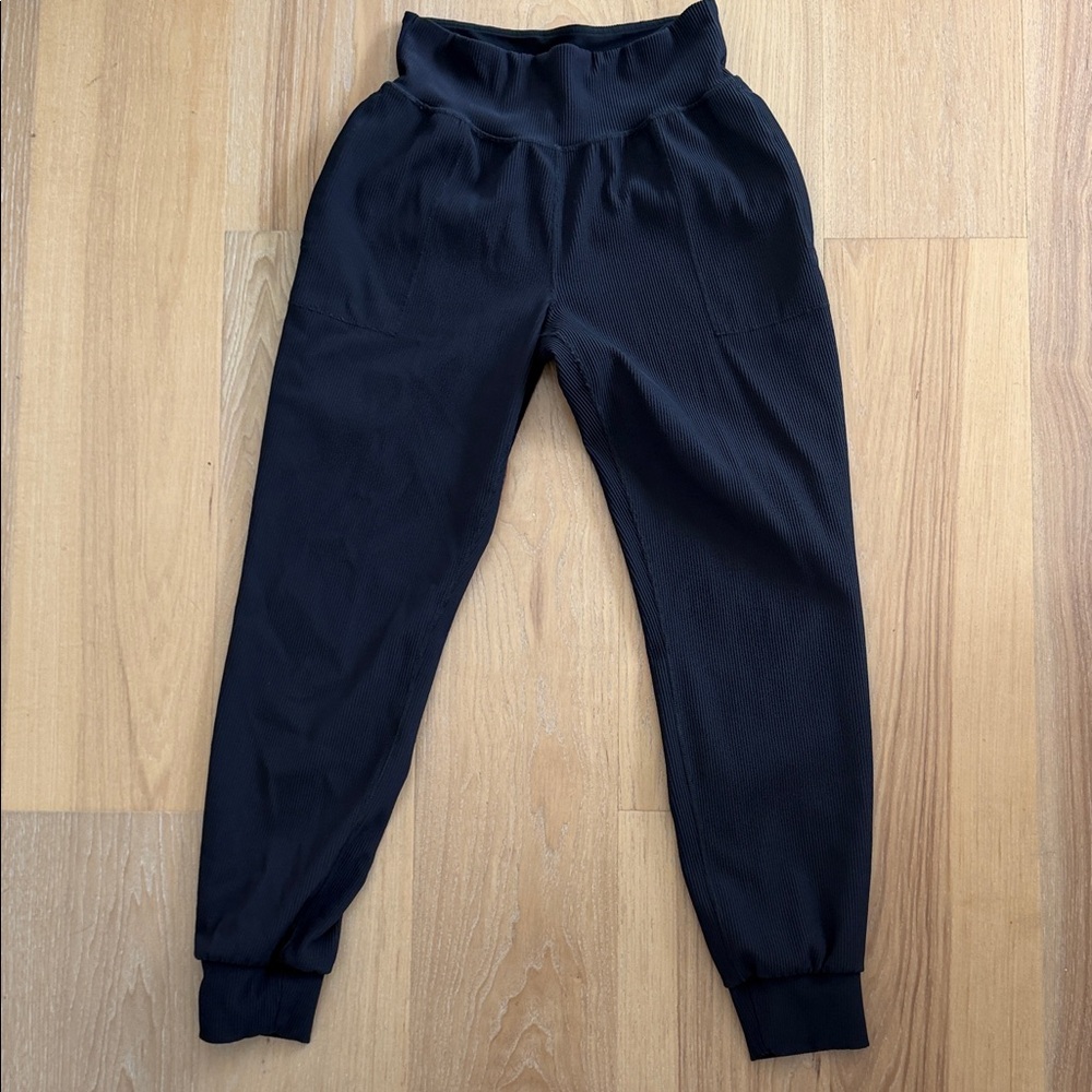 Athleta Womens Black Ribbed Salutation Jogger Pants M Tall